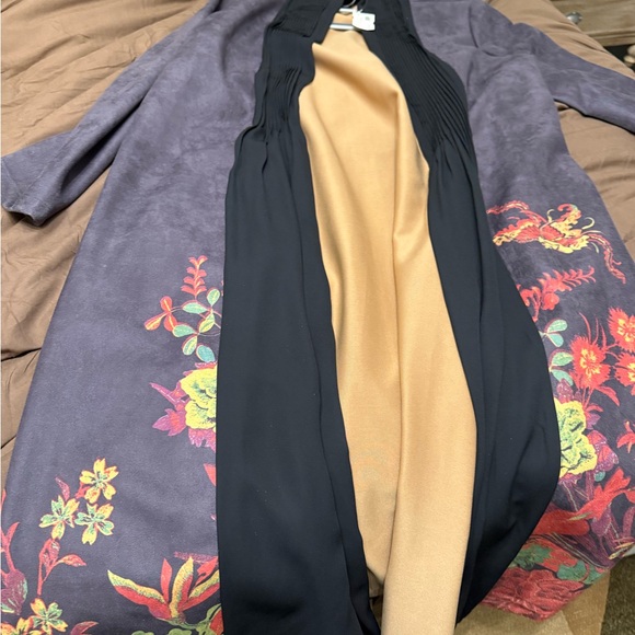 Gabby Skye Jackets & Blazers - Gabby Skye Black Pleated Jacket